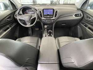 C H e V R o L E T E q u n o-x Premier AWD con 1LZ con llantas de aleación Asientos de cuero Sistema de navegación Arranque remoto - Product Image 6