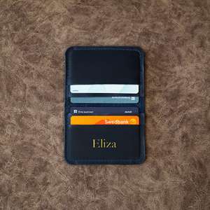 Portefeuille mince élégant en cuir véritable fait à la main de style vintage avec bords brunis Organisateur durable pour cadeau HLC-0179 personnalisable - Product Image 4