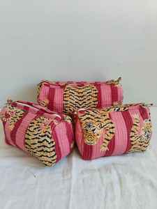 Ensemble de 3 trousses de maquillage légères en coton à imprimé animal (tigre) avec fermeture éclair et pochette organisatrice pour les voyages et pour - Product Image 2