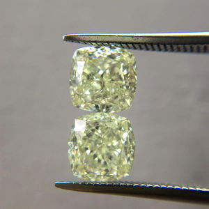VVS1เพชรที่ผ่านการรับรองจาก Gia สีเหลืองแฟนซีทำเครื่องประดับ100% เบาะตัดเพชรหลวมธรรมชาติ1.26 CTS จากอินเดีย - Product Image 1