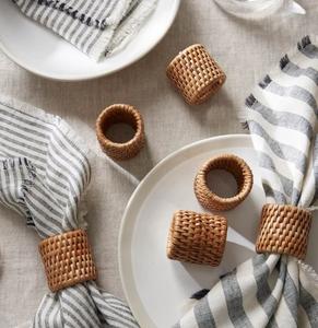 Ronds de serviette en rotin rustiques de luxe Design de table écologique et durable pour les mariages - Product Image 1