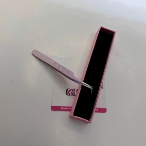 Pince à épiler professionnelle pour extensions de cils, pointe fine à 90 degrés, avec revêtement poudré rose pailleté de haute qualité et poignée papillon - Product Image 2