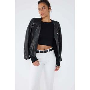 Top Corto de Punto Acanalado con Cuello Redondo Estilo Casual - Product Image 4