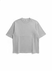 Camiseta de corte cuadrado con logo personalizado, estilo streetwear, de algodón grueso, top corto, camiseta gráfica oversize de corte holgado para hombre - Product Image 2