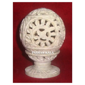 Conception unique faite à la main pierre de savon naturelle forme ronde travail de sculpture créatif porte-bougie pour la décoration de la maison article - Product Image 1