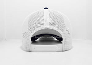 Gorra de camionero personalizable de dos tonos, bordado 3D, malla blanca frontal azul marino, gorra de rendimiento elegante, fabricante de moda de Vietnam - Product Image 5