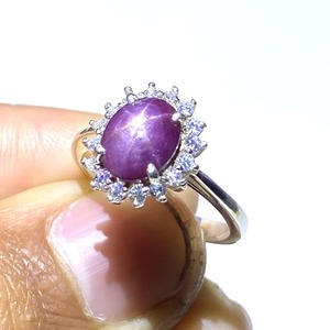 Bague artisanale vintage en argent sterling 925 avec pierre précieuse, rubis rouge naturel, design ailes, sertissage à griffes, certifiée par un tiers, taille 9x7 mm - Product Image 1