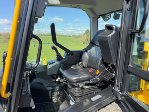 Cargadora de orugas diésel JCB 270T, 9 toneladas de carga nominal, para construcción y manejo de materiales, aprobada por EPA/CE - Product Image 6