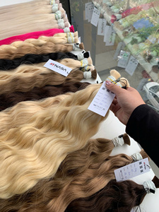Extensiones de cabello a granel Producto de Venta caliente 2025 Color claro 50cm ondulado natural 100% cabello vietnamita de alta calidad - Product Image 4