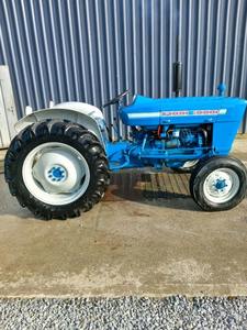 Ford 3000 1976 Tracteurs d'occasion en très bon état - Product Image 2