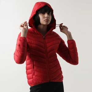 Chaqueta acolchada transpirable empacable resistente al agua con cremallera completa de manga larga ligera de piel de oveja para mujer decoración de letras - Product Image 3