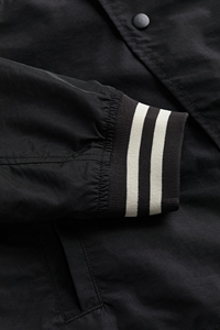 แจ็กเก็ตเบสบอลผ้าซาตินสำหรับผู้ชายและผู้หญิงเสื้อแจ็กเก็ตทีมโรงเรียนสีทึบผ้าซาตินสำหรับผู้ชายผู้หญิงทันสมัย2025ขายดีที่สุด - Product Image 6