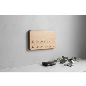 Porta Llaves de Madera de Alta Demanda con Ganchos Resistentes para Almacenamiento en el Hogar, Apartamento y Oficina, Disponible para Exportación - Product Image 1