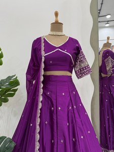 Collection Boutique Ethnique Indienne Premium Semi Cousue Lehenga et Choli avec Contraste Dupatta du Fournisseur en Gros Indien - Product Image 3