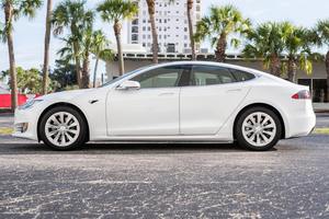 Tesla Model S 100D 2018 Usado Premium ~35,500 Millas - Product Image 2