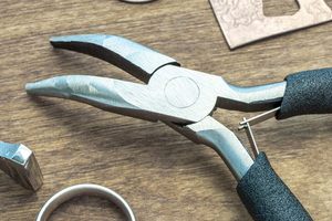 Mini Alicates de punta de cadena doblada de 5 pulgadas de acero inoxidable profesional, herramientas de fabricación de joyas, envoltura de alambre de abalorios de mandíbula suave DIY OEM - Product Image 2