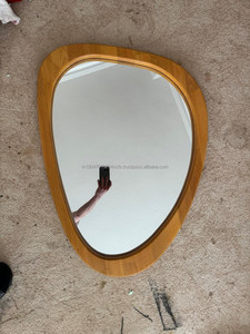 Miroir mural Art Déco KALATRI fait main, écologique, léger, rond, asymétrique, design ondulé irrégulier, cadre en bois véritable - Product Image 2