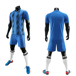 ชุดฟุตบอลชายแบบใหม่ปี 2025 พิมพ์ลายดิจิทัล ระบายอากาศได้ดี ผลิตจากโพลีเอสเตอร์ 100% แขนสั้น ขายดี มีไซส์ใหญ่ ดีไซน์ล่าสุด - Product Image 3