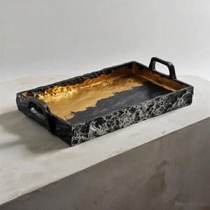 Bandeja de aluminio fundido Gleam antigua en forma rectangular, asas laterales detalladas, perfectas para exhibiciones de comedor elegantes, servicio formal - Product Image 3