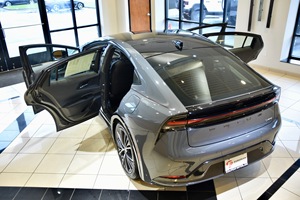 USADO LHD/RHD 2023 T0Y0TA PRIUS LIMITED - Product Image 3