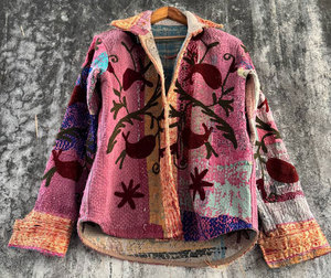 Veste chemise Kantha Suzani vintage faite à la main – Veste réversible en coton matelassé brodé, style bohème - Product Image 3