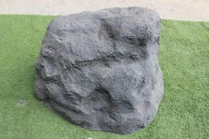 Ornement de jardin moderne en FRP gris foncé, léger et durable, imitation roche diamantée, pour mobilier extérieur et parcs - Product Image 6