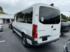 <span class=keywords><strong>Sprinter</strong></span> usato 2024 M <span class=keywords><strong>e</strong></span> r c <span class=keywords><strong>e</strong></span> d <span class=keywords><strong>e</strong></span> s-Benz 2500 144 furgone passeggeri - Product Image 2