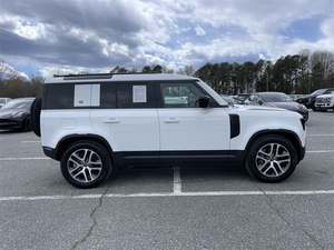 Land Rover Defender 110 SE AWD 2021 / Disponible à la vente avec faible kilométrage, moteur essence, véhicule d'occasion en excellent état et sans accident, conduite à gauche - Product Image 3