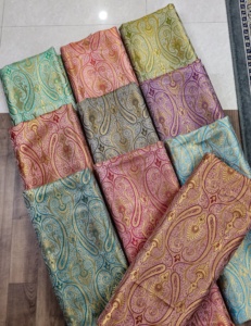 "Tissu de brocart Jacquard à motif <span class=keywords><strong>floral</strong></span> de luxe de haute qualité tissé 100% polyester Textile en gros et en vrac