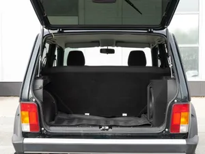 Niva Legend 2024 (VAZ) - Faible kilométrage, moteur silencieux, transmission automatique, toit ouvrant panoramique, phares LED - Product Image 6