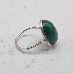 Bague de Bohème en Argent Sterling 925 Artisan Artisanal Fabriqué Malachite Gemstone Bezel Diamond Accent Natural Dainty Jewelry-Wholesale - Product Image 3