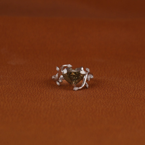Anillo de Boda Chapado en Oro Blanco Sólido de 18KT, Piedra Lateral de Diamante Cultivado en Laboratorio, Diseño Personalizado, Estilo de Moda, IGI - Product Image 1