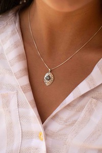 Pendentif rustique en labradorite martelée, délicat, en argent sterling 925, fait main, style bohème, pierre de naissance de février, spécial - Product Image 6