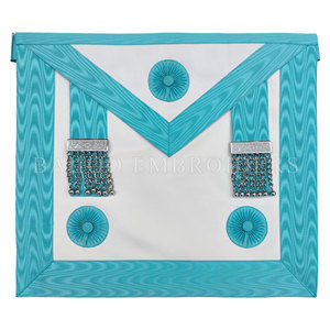TABLIER MAÇONNIQUE MARK MM AVEC IMITATION CUIR ET TROIS ROSETTES SUR FRONTAGE - Product Image 3