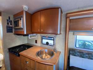 Winnebago V-i-e-w 2-4-H usada del 2008, lista para vender - Product Image 5