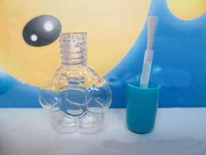 Flacon de vernis à ongles en plastique en forme de fleur de 5 ml vide avec impression sérigraphique et bouchon avec pinceau - Product Image 5