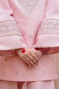 Lehenga Choli Acrílico de Lujo para Niñas Pakistaníes con Protección Solar para Bodas y Eventos de Celebración - Product Image 2