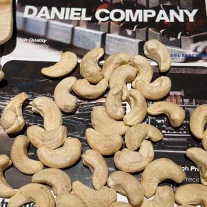 เม็ดมะม่วงหิมพานต์แอฟริกาคุณภาพพรีเมียม เกรด W320 พร้อมใบรับรองออร์แกนิกจาก USDA/EU สำหรับการแปรรูปอาหาร - Product Image 4