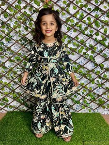 Le bambine indossano abiti da festa in arrivo 2024 gli ultimi pantaloni per bambine Kurti stampati in cotone etnico alla moda del sud asiatico - Product Image 3