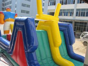 Tobogán inflable con temática de balón de fútbol americano para deportes de fútbol americano - Product Image 4