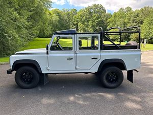 รถแลนด์โรเวอร์ ดีเฟนเดอร์ 110 ปี 1994 มือสอง สภาพดี ราคาคุ้มค่า - Product Image 3