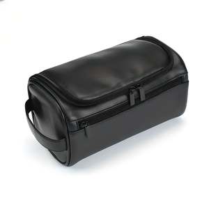 Bolsa de Aseo de Cuero Elegante para Hombre Rodrigo, para Uso en el Baño - Product Image 3