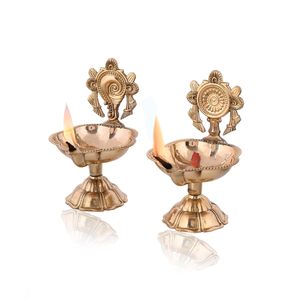 Shanku Chakra kuber Diya Diwali en laiton pur article de décoration pour la décoration de la maison et le salon, article de festival Diwali (ensemble de 2) - Product Image 3