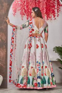 Alta demanda tradicional Rajasthani seda Lehenga Choli con bordado artesanal y Dupatta disponible para asequible - Product Image 5