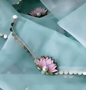 Sac cadeau assorti, sac de faveur de mariage indien, sac cadeau haldi Mehendi Sangeet, sac cadeau en organza, sac d'argent de couverture de saree, - Product Image 2