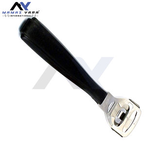 Râpe à pieds en plastique avec lames interchangeables pour éliminer les callosités et les peaux mortes - Product Image 5