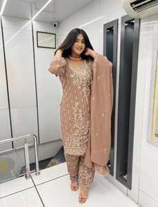 Costume pantalon élégant en georgette lourde pour femmes, collection de vêtements de fête indiens et pakistanais, dernière collection, robe salwar pour adultes de confiance - Product Image 2