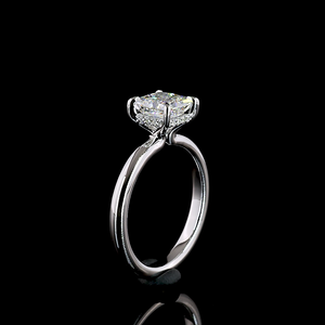 Anillo de Compromiso de Oro Blanco de 14K con Halo Oculto en Forma de Princesa de 1.58 Quilates, Diseño Artesanal de Lujo para Novia - Product Image 4