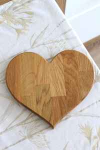 Plateau de service en bois de chêne avec coins arrondis, Assiette en bois, Planche de service Accessoires d'espace de travail faits à la main | Affiné | - Product Image 3