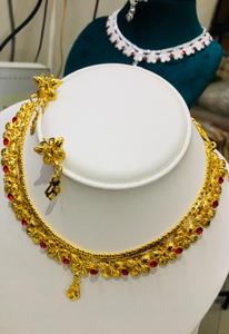 Conjunto de collar de oro de 18 quilates para mujer, Gargantilla con abalorio de piedra de mariposa roja, cadenas de perlas elegantes para fiestas o regalos - Product Image 6